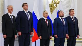 Путин подписал договоры о присоединении бывших областей Украины к России