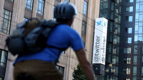 Бывшие работники подали в суд на Twitter из-за увольнений
